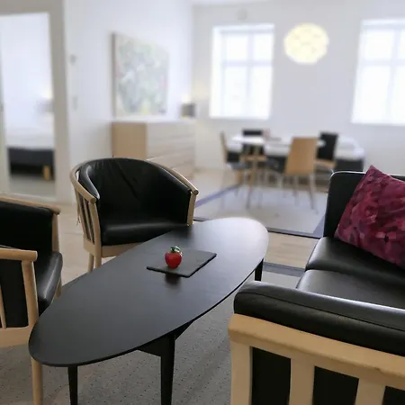 & Aparthotel 3*